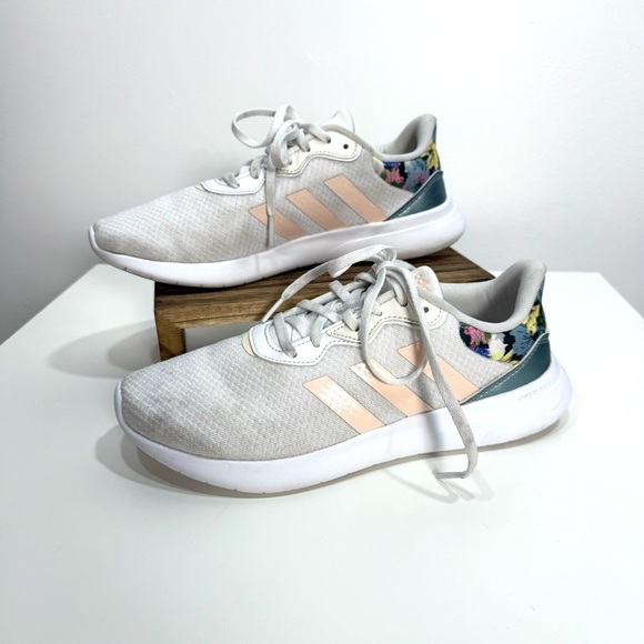 Adidas Women’s QT Racer running shoe with Floral Print and Pink stripes - Picture 1 of 12